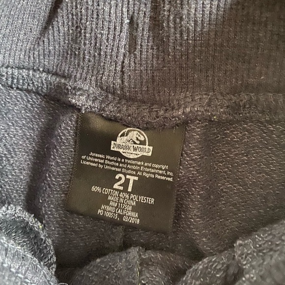 Batman & Jurassic Park /2T Shorts Bundle - Picture 5 of 6